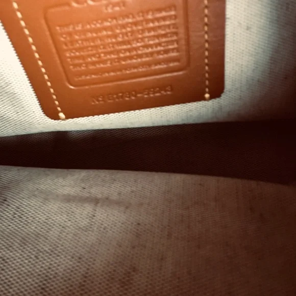 Coach 1941 30 Rogue Melon Tea Rose - Picture 9 of 10